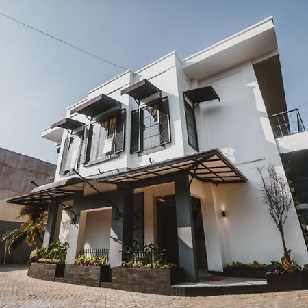 Reddoorz Plus Near Mall Slipi Jaya Джакарта Екстериор снимка