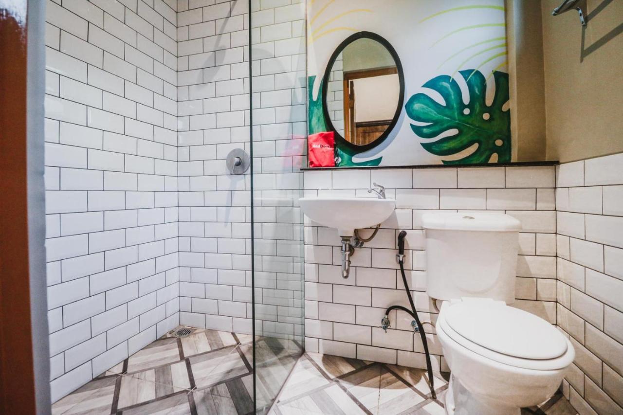 Reddoorz Plus Near Mall Slipi Jaya Джакарта Екстериор снимка